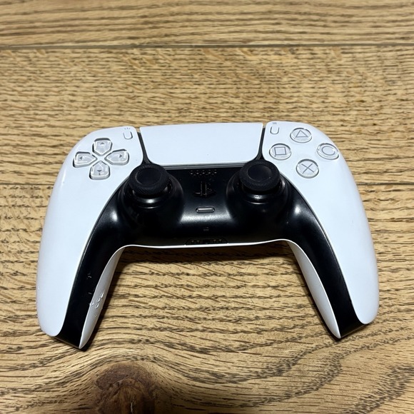 Sony PS5 white Dual Sense Controller For Parts Or Repair (has stick drift) - Picture 1 of 6